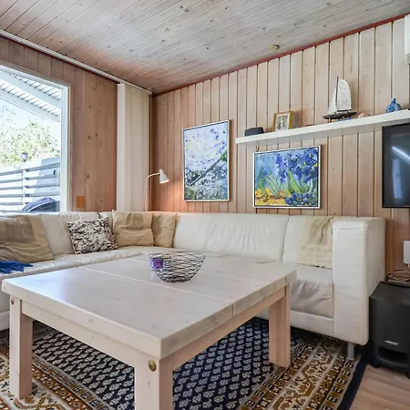 4 Bedroom In Holiday home Kolind