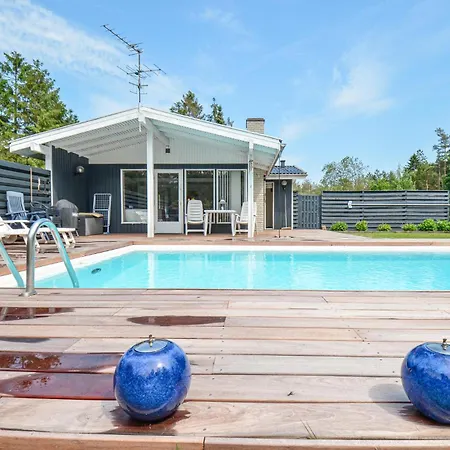 4 Bedroom In Holiday home Kolind